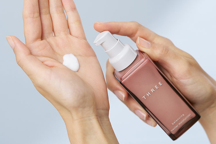 THREE バランシングネクター モイスチャライザー リフィル | 乳液