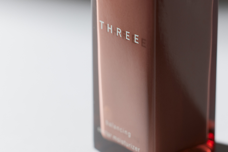 THREE バランシングネクター モイスチャライザー | 乳液 | THREE