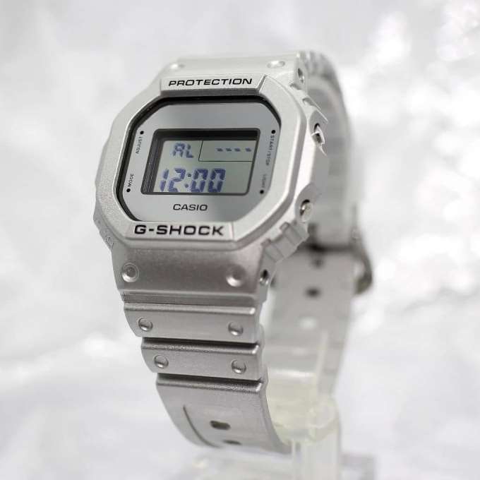 G-SHOCK】ミラーダイヤルが美しいシルバー塗装モデル - チックタック
