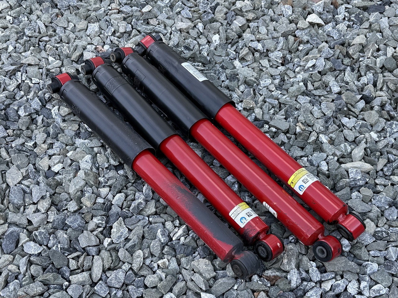 SALE】JLルビコン純正ショックアブソーバー1台分 【新車外し品