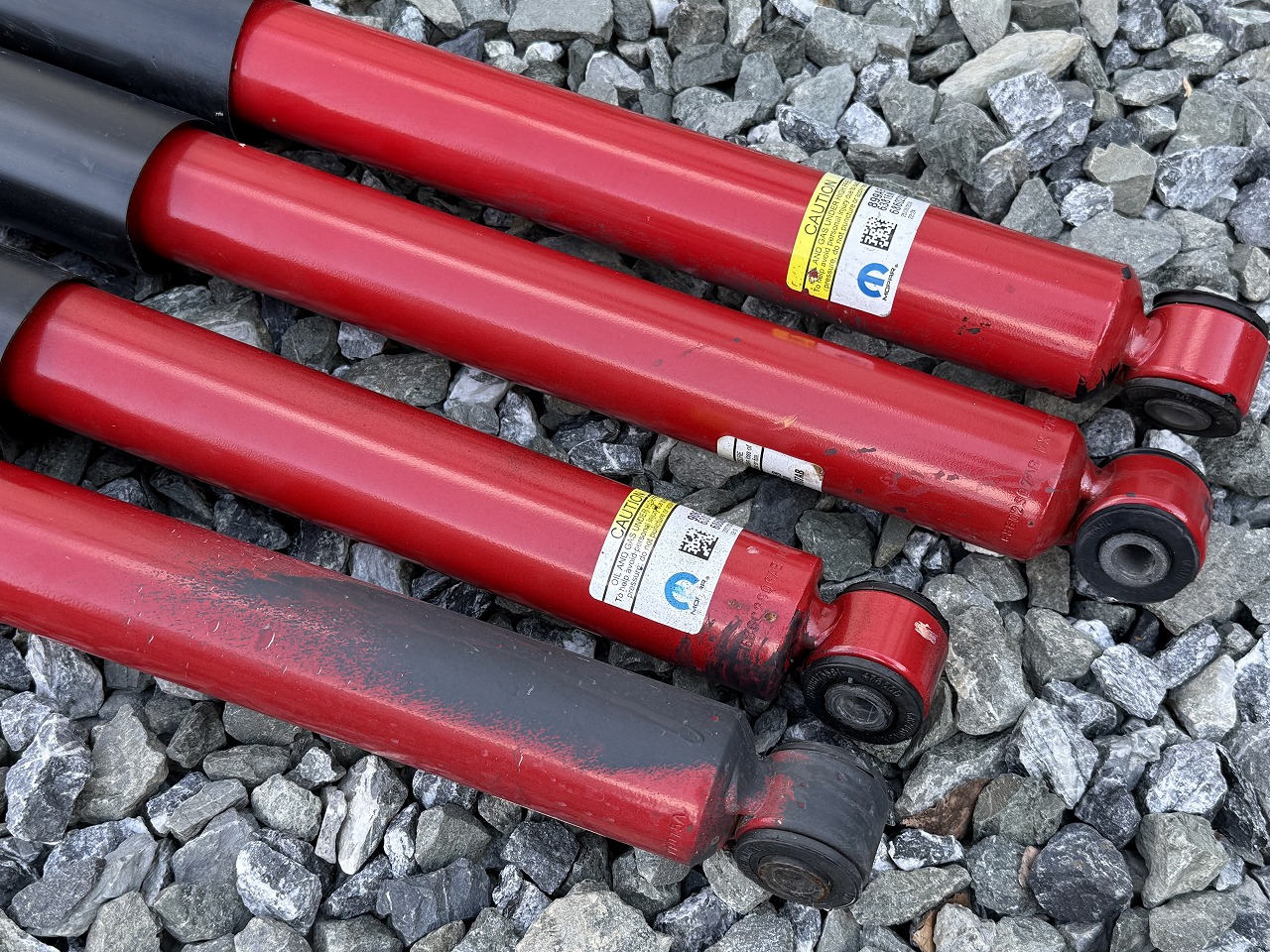 SALE】JLルビコン純正ショックアブソーバー1台分 【新車外し品