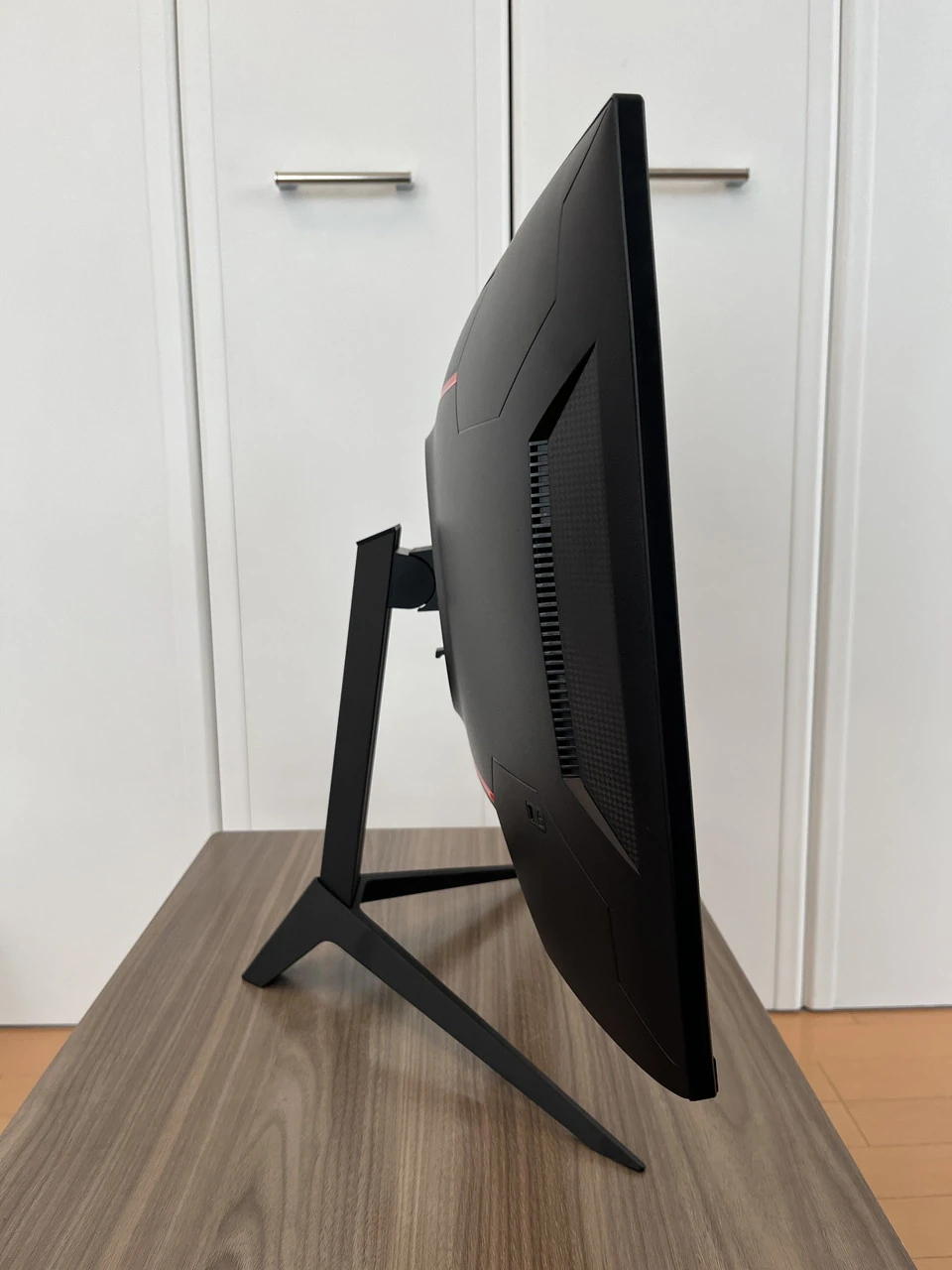 2万円台でWQHD・180Hz対応、高コスパ湾曲ゲーミングモニター『KTC