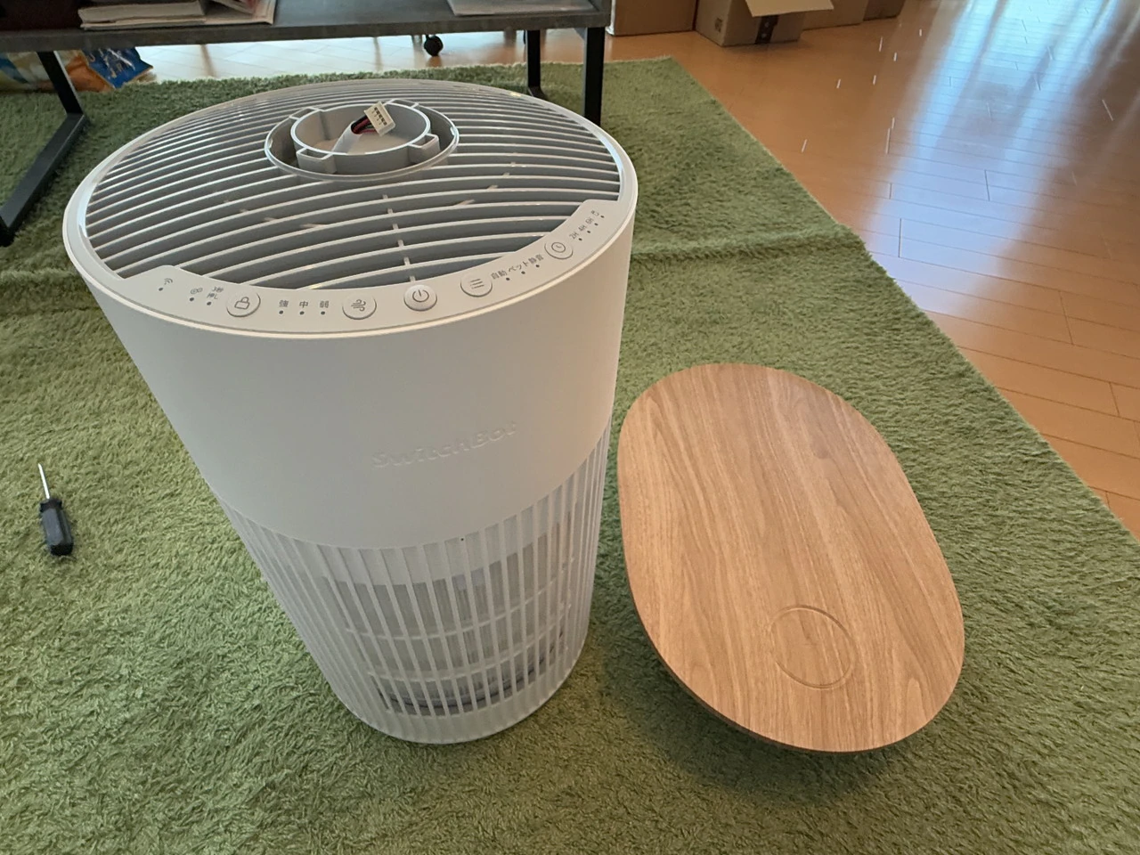 SwitchBot 空気清浄機 Table』レビュー、ワイヤレス充電器内蔵、サイド