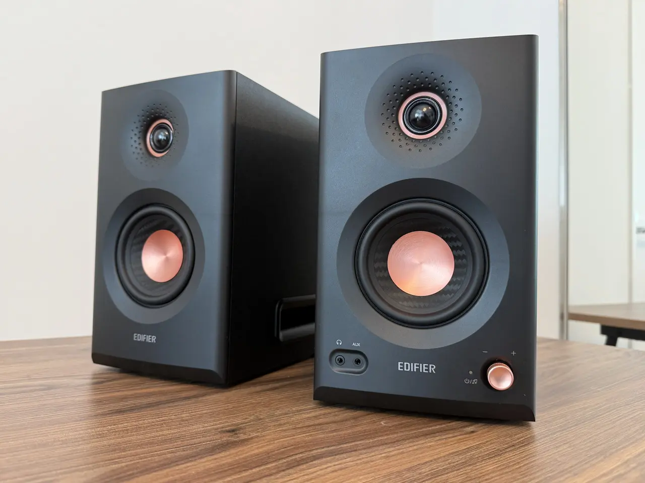 EDIFIER MR5』レビュー、3ウェイスピーカーの完成形、有線も無線も妥協