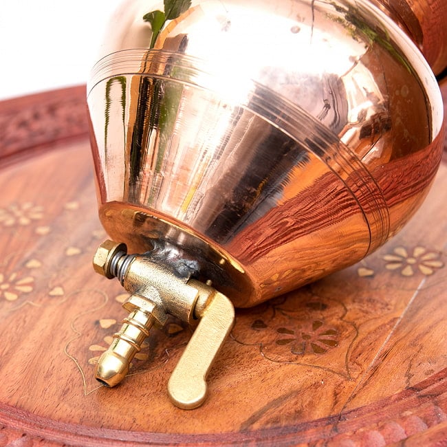 コック付きシロダーラ[高さ：約16cm x 横幅：約12cm 容量：約700ml程度