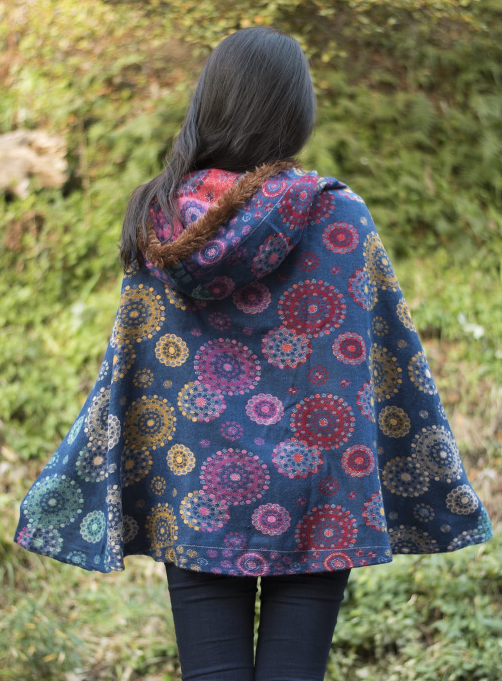 フード付き花柄ふわふわポンチョ の通販 - TIRAKITA.COM