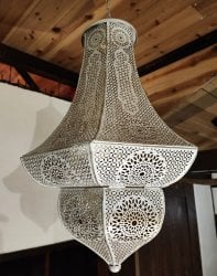 しずく型 モロカンスタイルのホワイトペンダントランプ - ニッケル