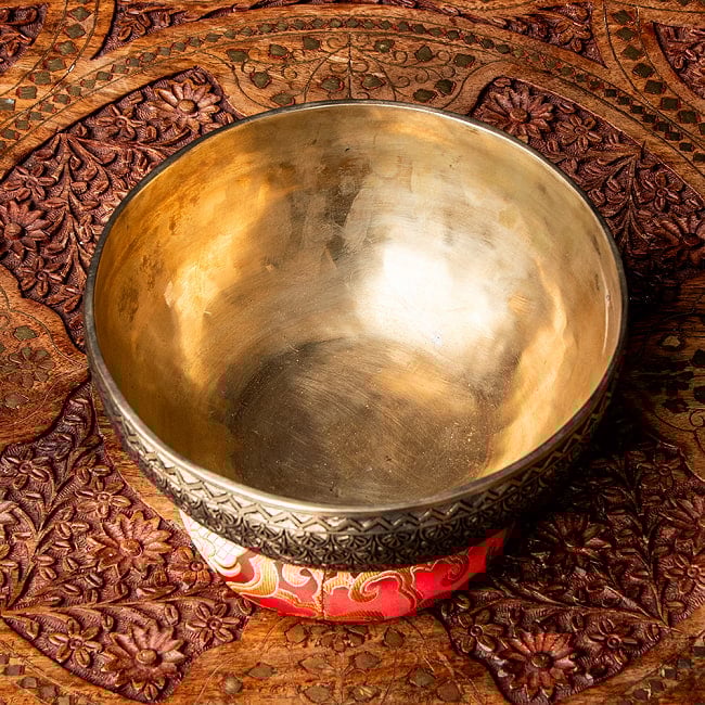 一点物】龍鱗柄 彫琢深彫仕上げ シンギングボウル 直径19cm程度 音階D#