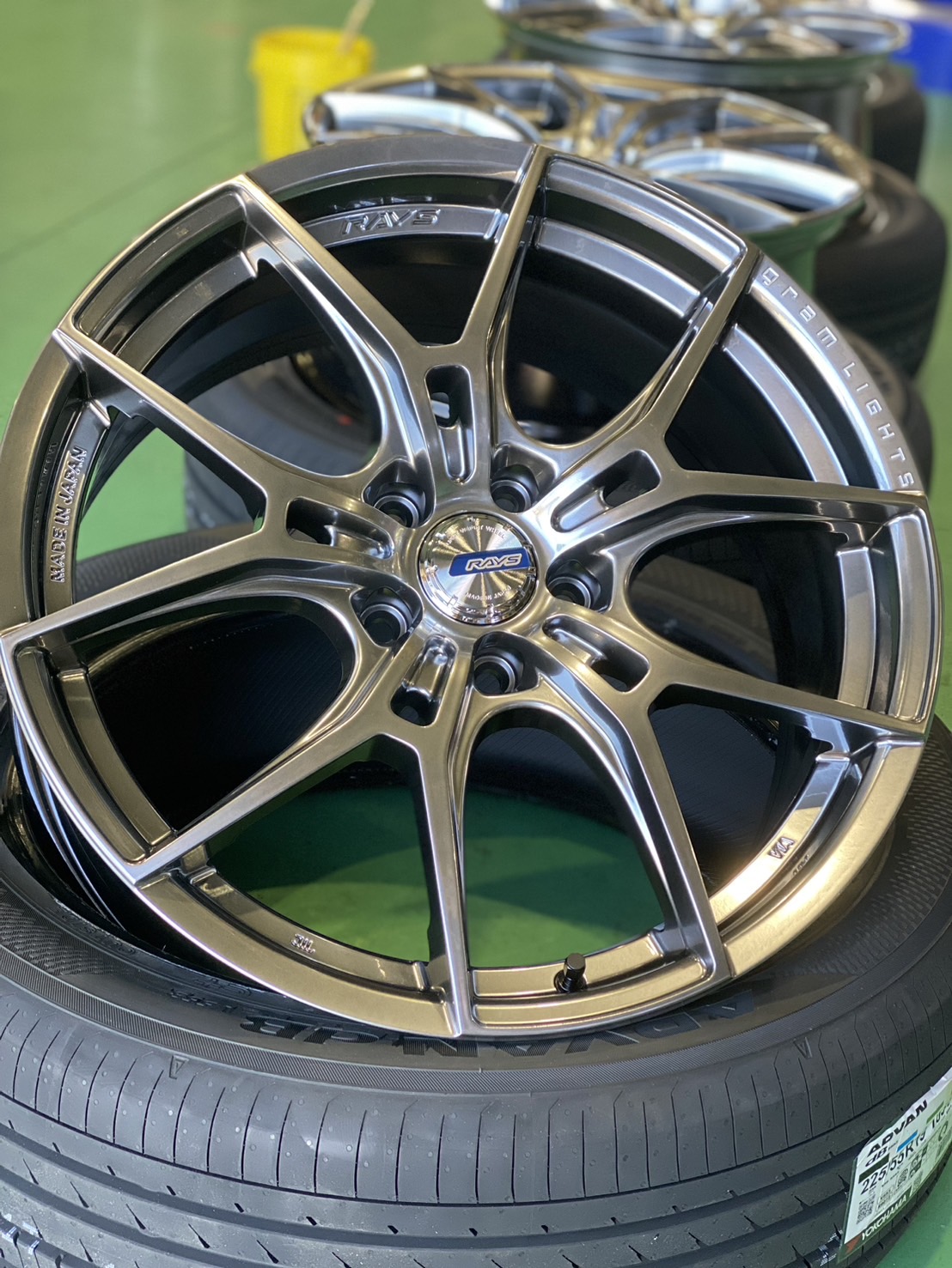 今日の、3枚 ♪ – RAYS gramLIGHTS 57FXZ LIMITED EDITION – | 株式