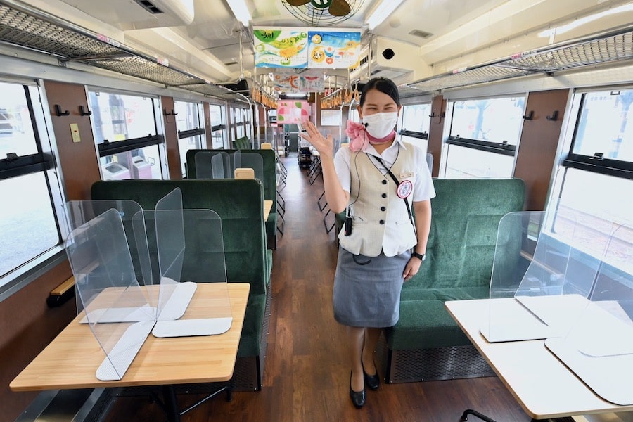 津山線に登場したピンク色の国鉄型 キハ40「SAKU美SAKU楽」で岡山を