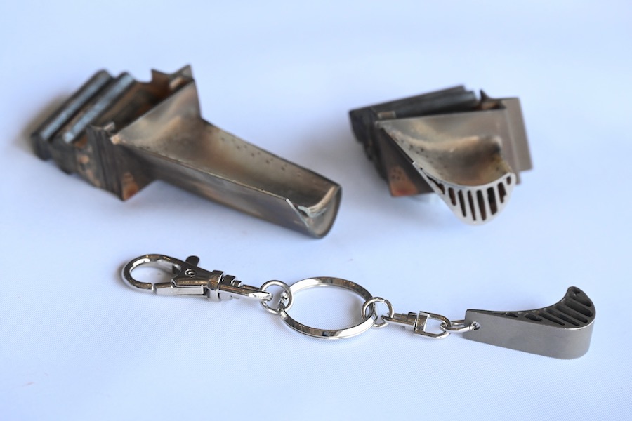 ANAと川崎重工、航空機廃材でキーホルダーや名刺入れ 高額商品も初回分