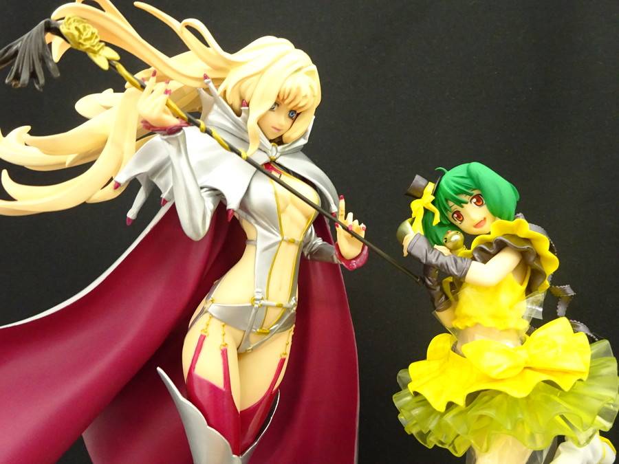 超激レアフィギュアあります！マクロスFの一番くじのギラサマverと白