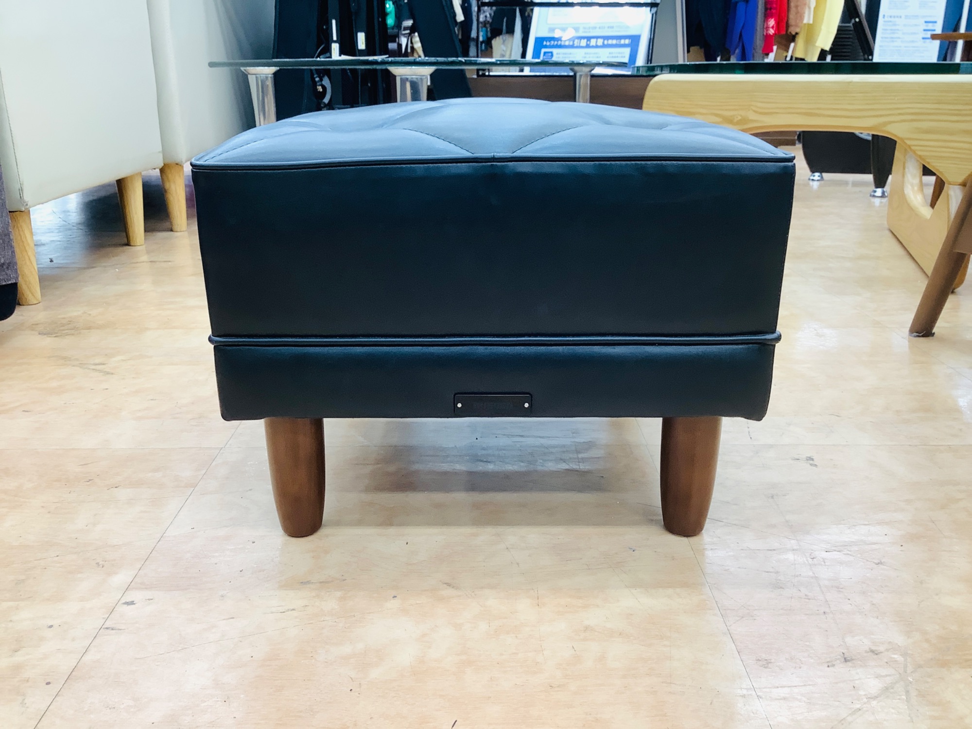 カリモク60 新入荷！】スタンダードブラック オットマンをご紹介
