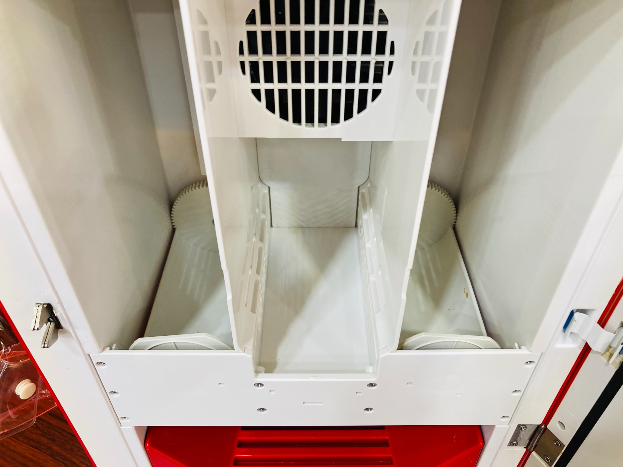 マサオコーポレーション 自動販売機型保冷庫 MSO-016R が入荷致しまし