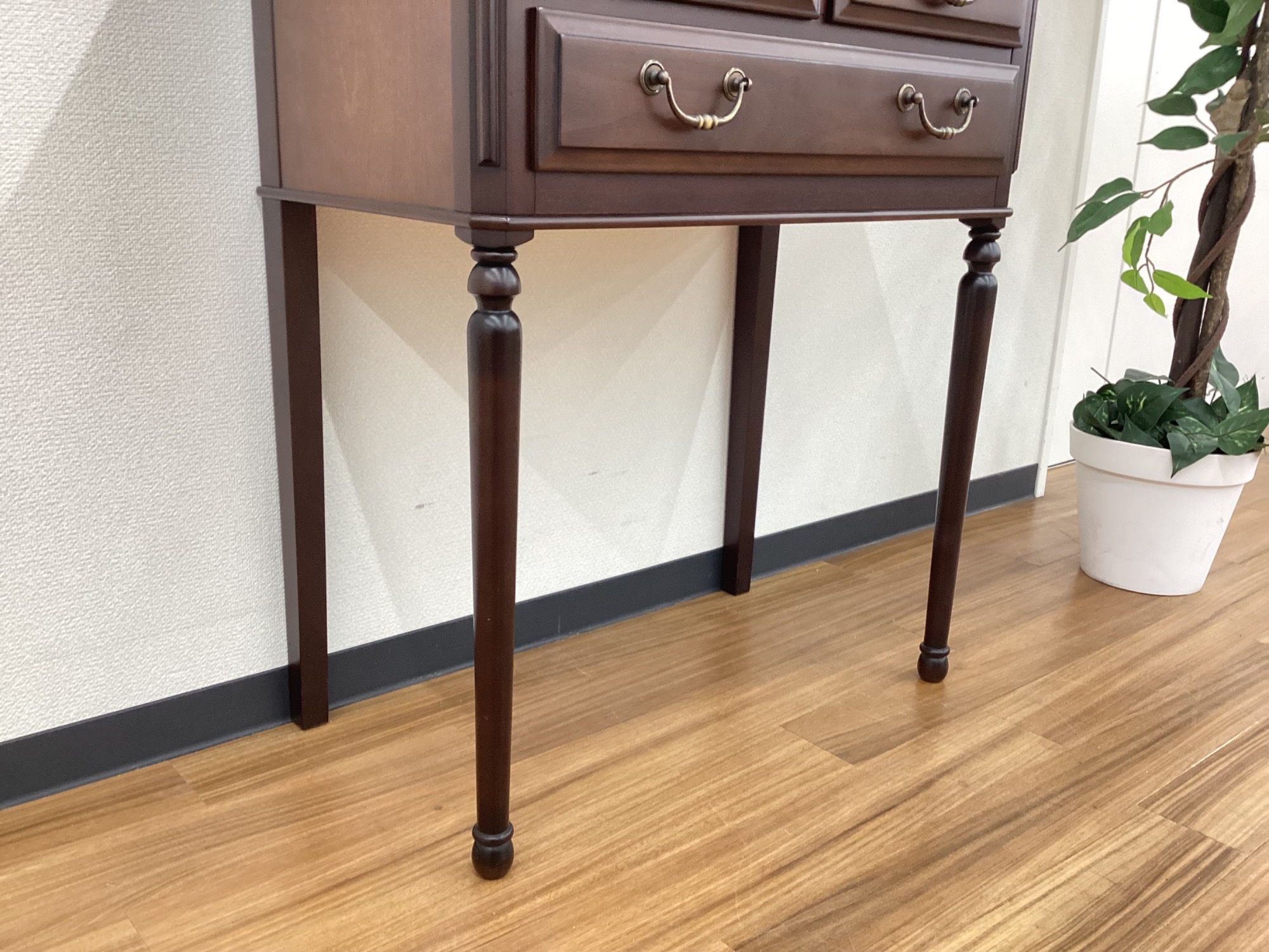 マルニ木工】ブリティッシュアンティークデザインのコンソールテーブル