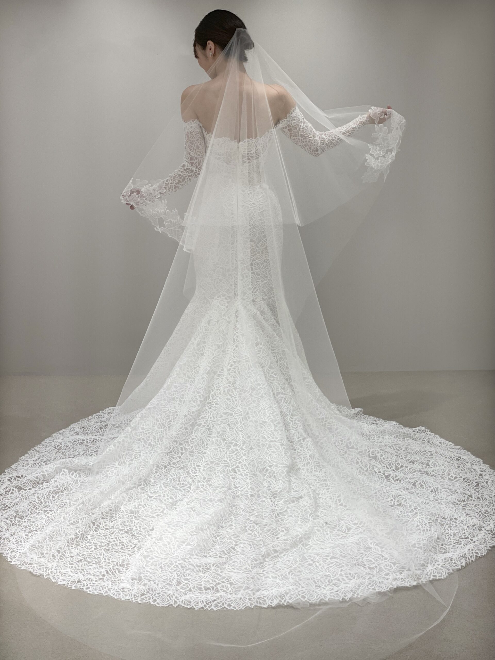 新作ウェディングドレス〜Monique Lhuillier（モニーク ルイリエ