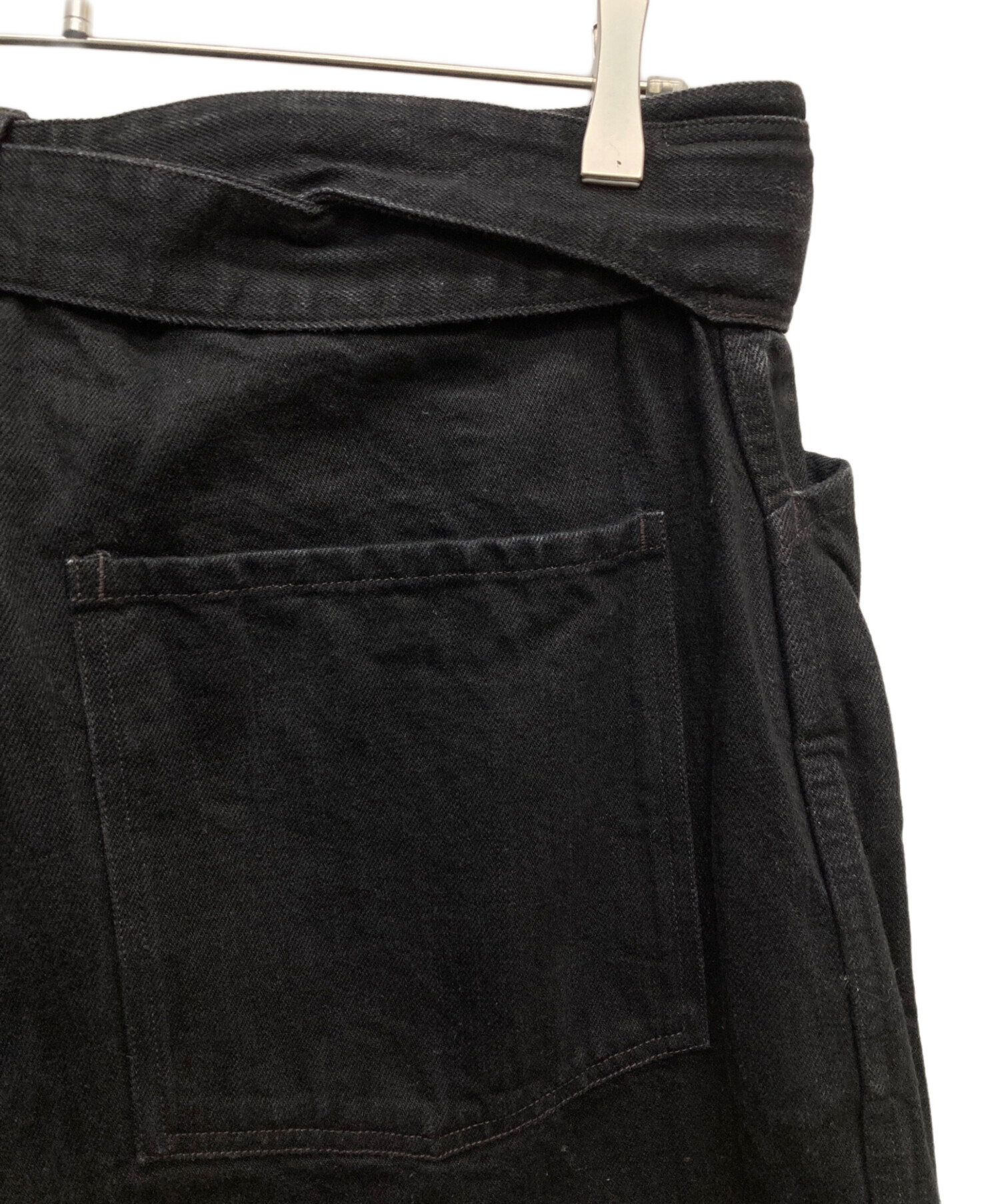 中古・古着通販】COMOLI (コモリ) ブラックデニム ベルテッドパンツ