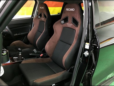 SUZUKI スイフトスポーツ ZC33S（2017年） に RECARO（レカロ SR-7