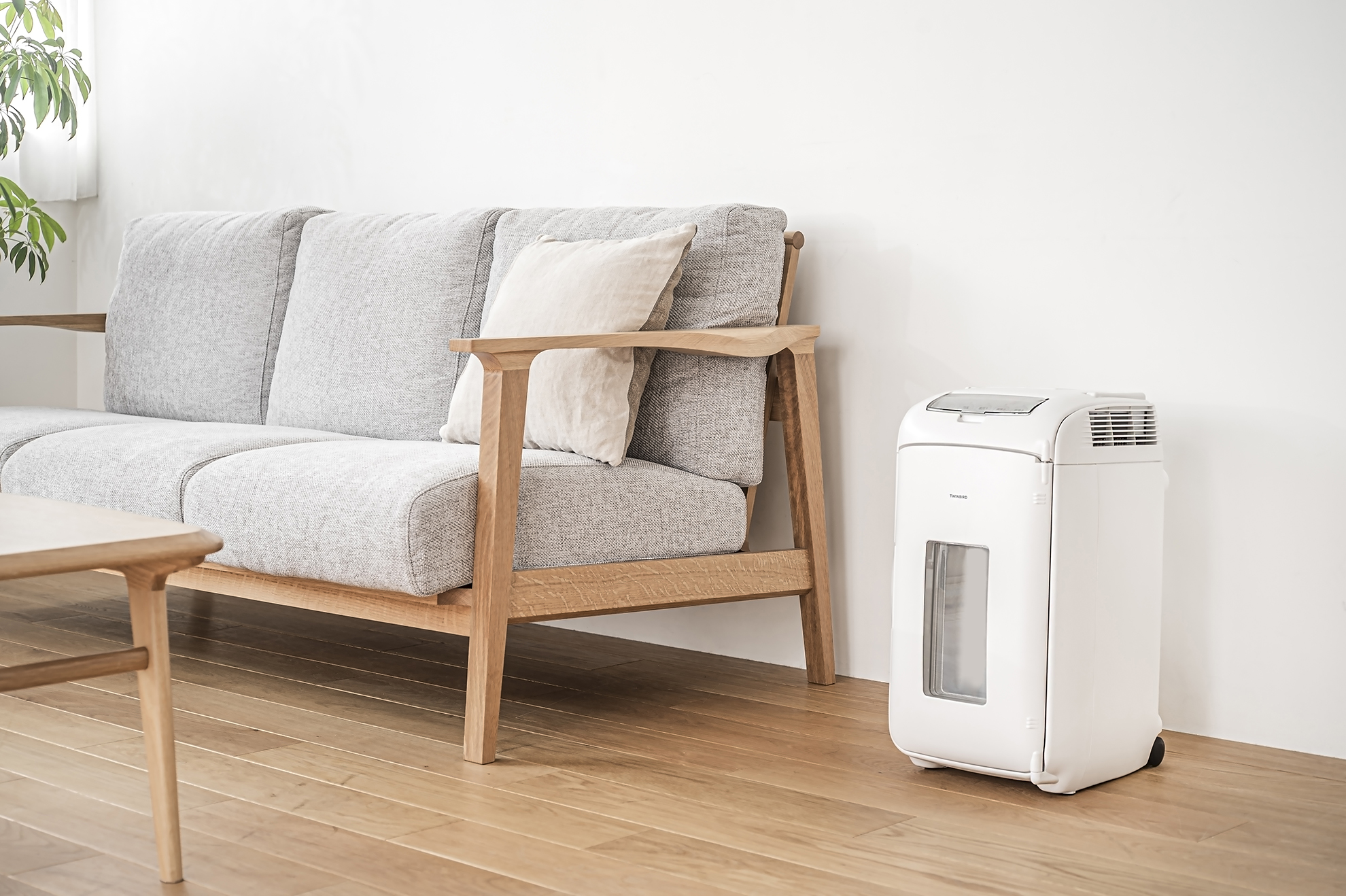 新製品 「2電源式保冷保温ボックス」を発表しました。 | 株式会社