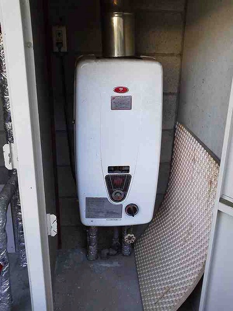 RUX-A1615T-L(A)-E - 扉内設置（丸排気） | リンナイ | ガス給湯器交換