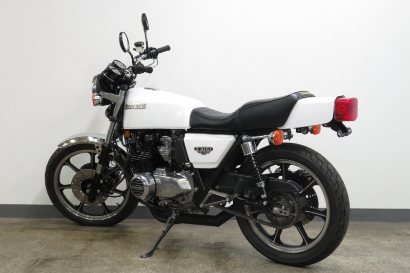 KZ550D 外道パールホワイト仕様｜SOLD OUT｜旧車・絶版バイクならウエマツ