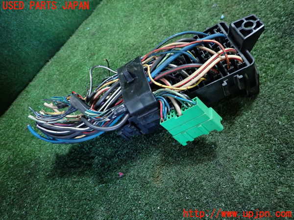 5UPJ-99286741]サバンナ RX-7(FC3S)ヒューズボックス1 (室内 運転席側