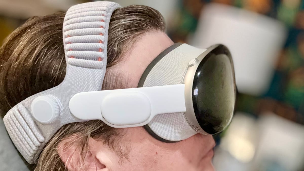 Apple Vision Pro Dual Knit Band First Impressions: Better Balance