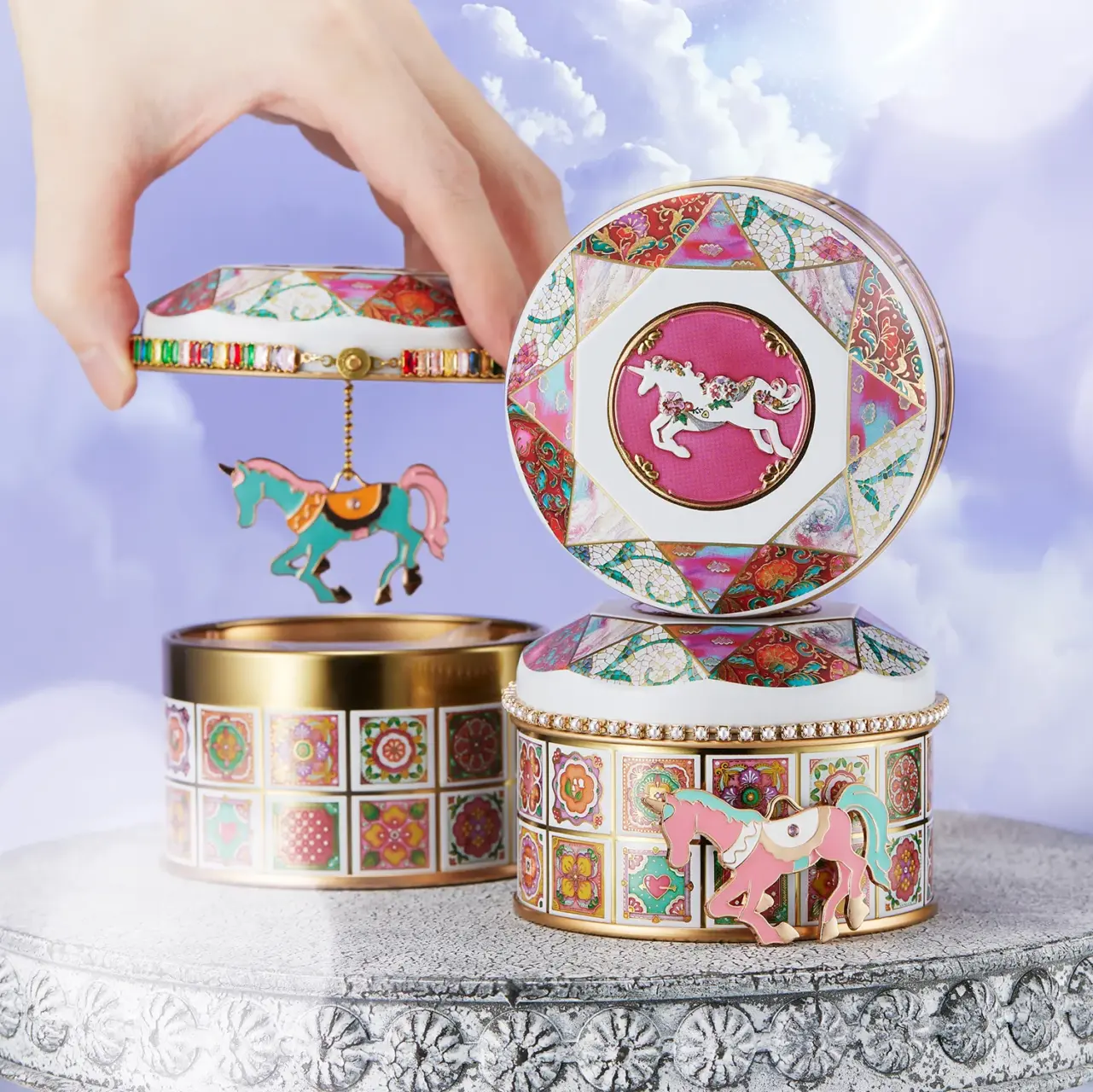 ユニコーン缶が大丸東京店で先行発売｜青山デカーボの新作スイーツ缶