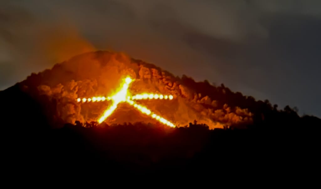 お盆の伝統行事「京都五山送り火」点火時間と穴場スポット－ルアンマガジン