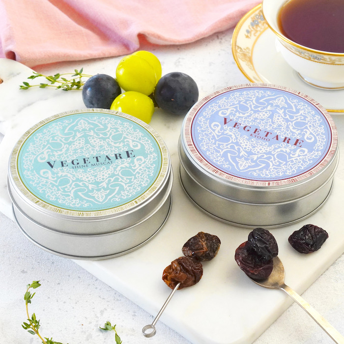 こだわり葡萄のセミドライ2缶＆素焼きナッツセット(化粧箱入り)