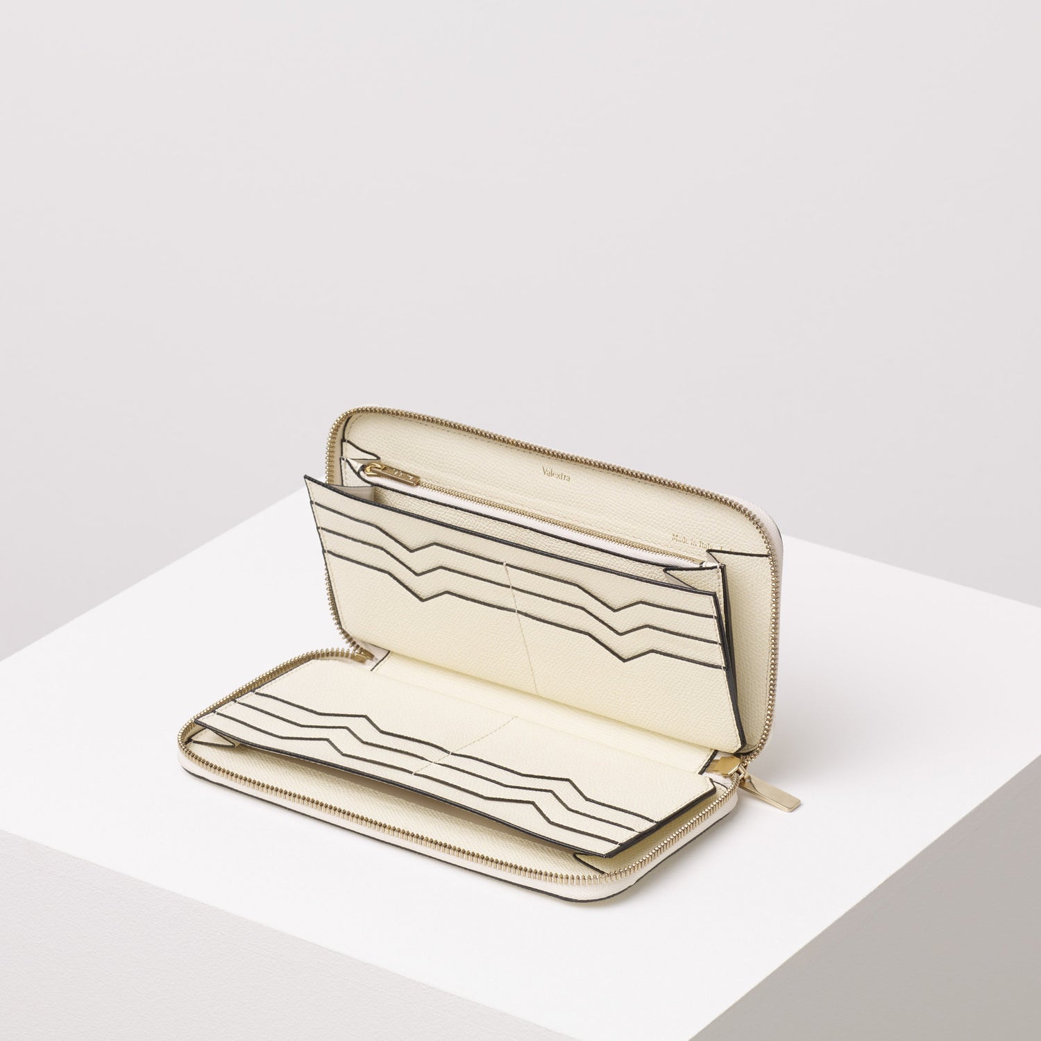 ジップパース 12カード – Valextra - ヴァレクストラ 公式オンライン