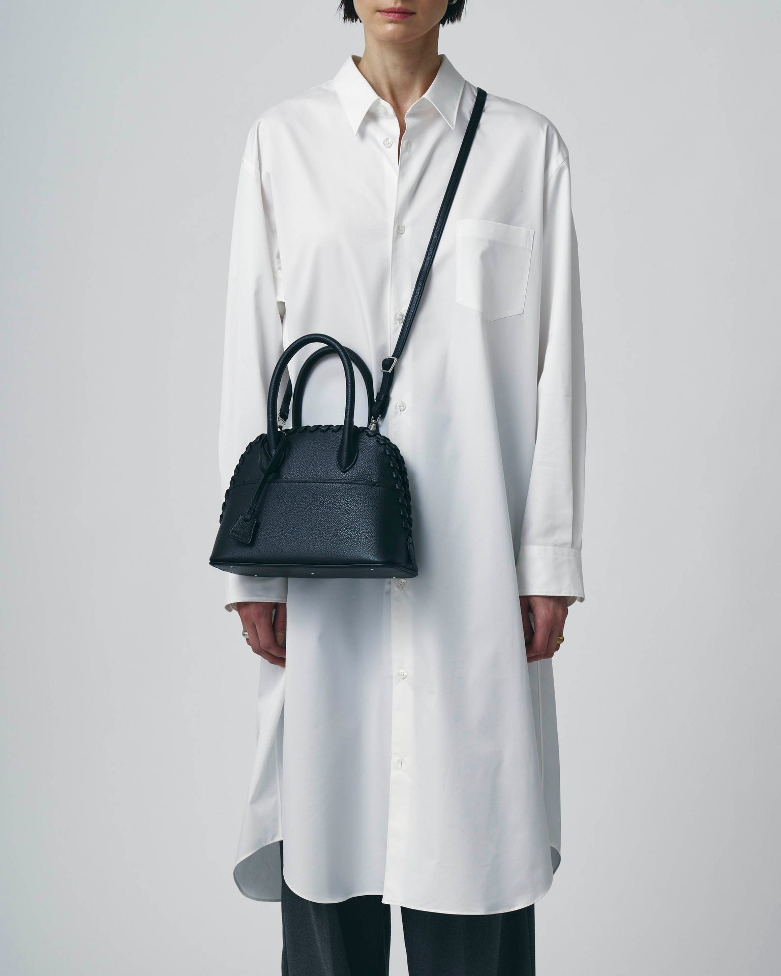 ADELA MINI MINI, ブラック – VASIC ヴァジック日本公式サイト