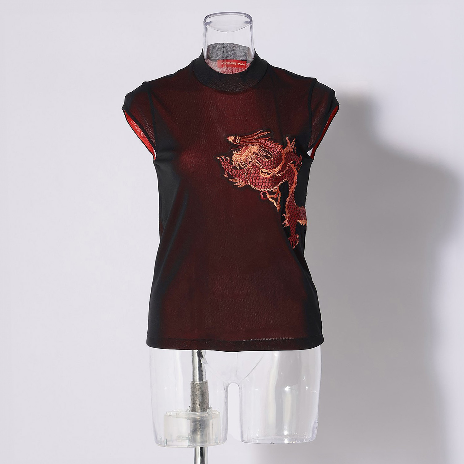 RED DRAGON EMBROIDERY ON STRETCH NETTING ブラウス｜VIVIENNE TAM