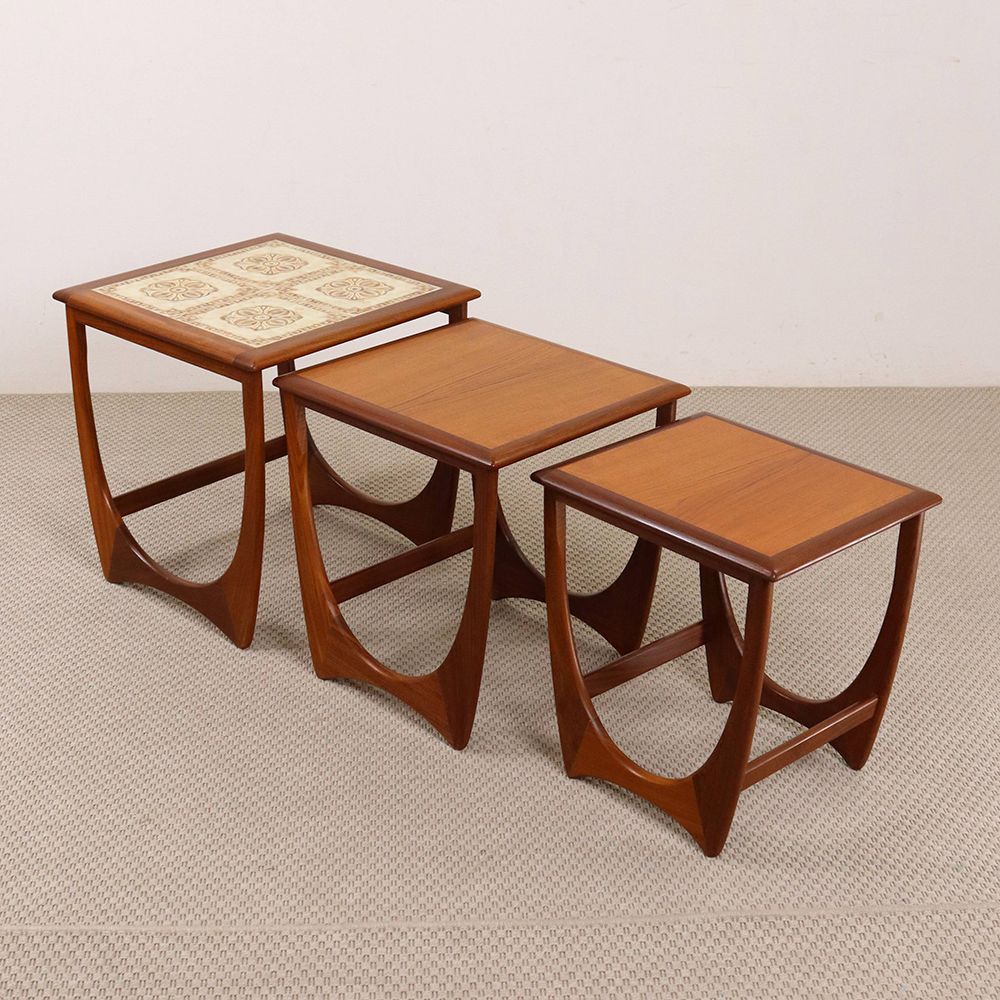 タイルトップがお気に入り♪ G-PLANネストテーブル VC111-057