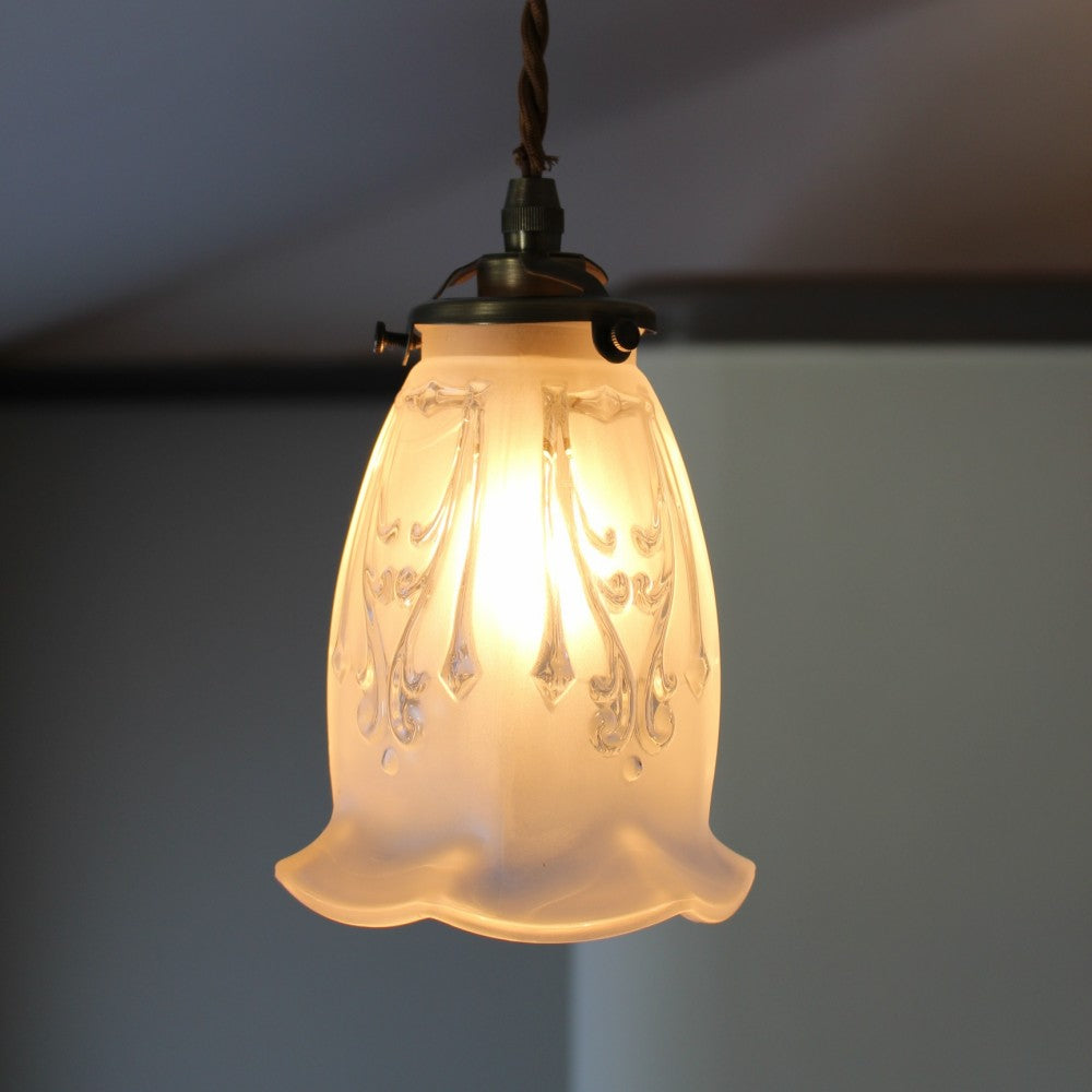 2月中旬入荷予定】お部屋に花が咲いたよう！ガラスシェードの