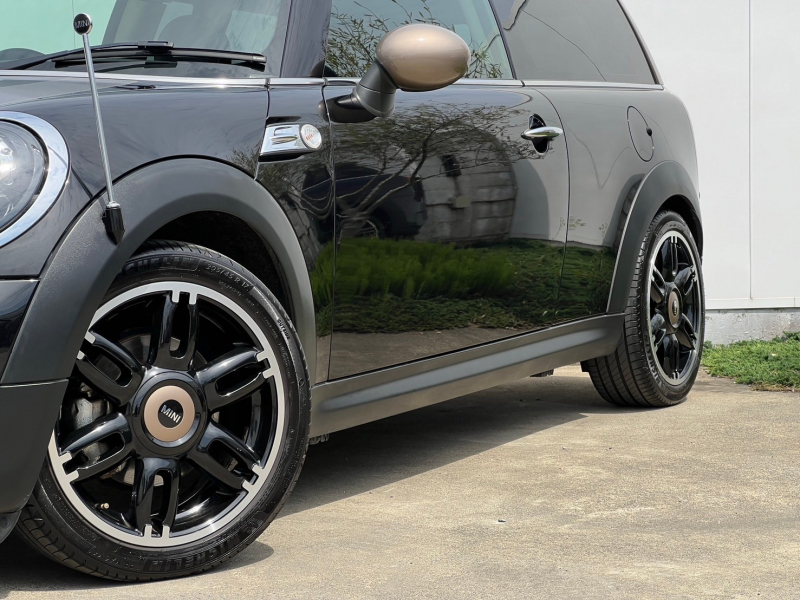 MINI(ミニ) ミニクラブマン クーパー ボンドストリート 本革シート