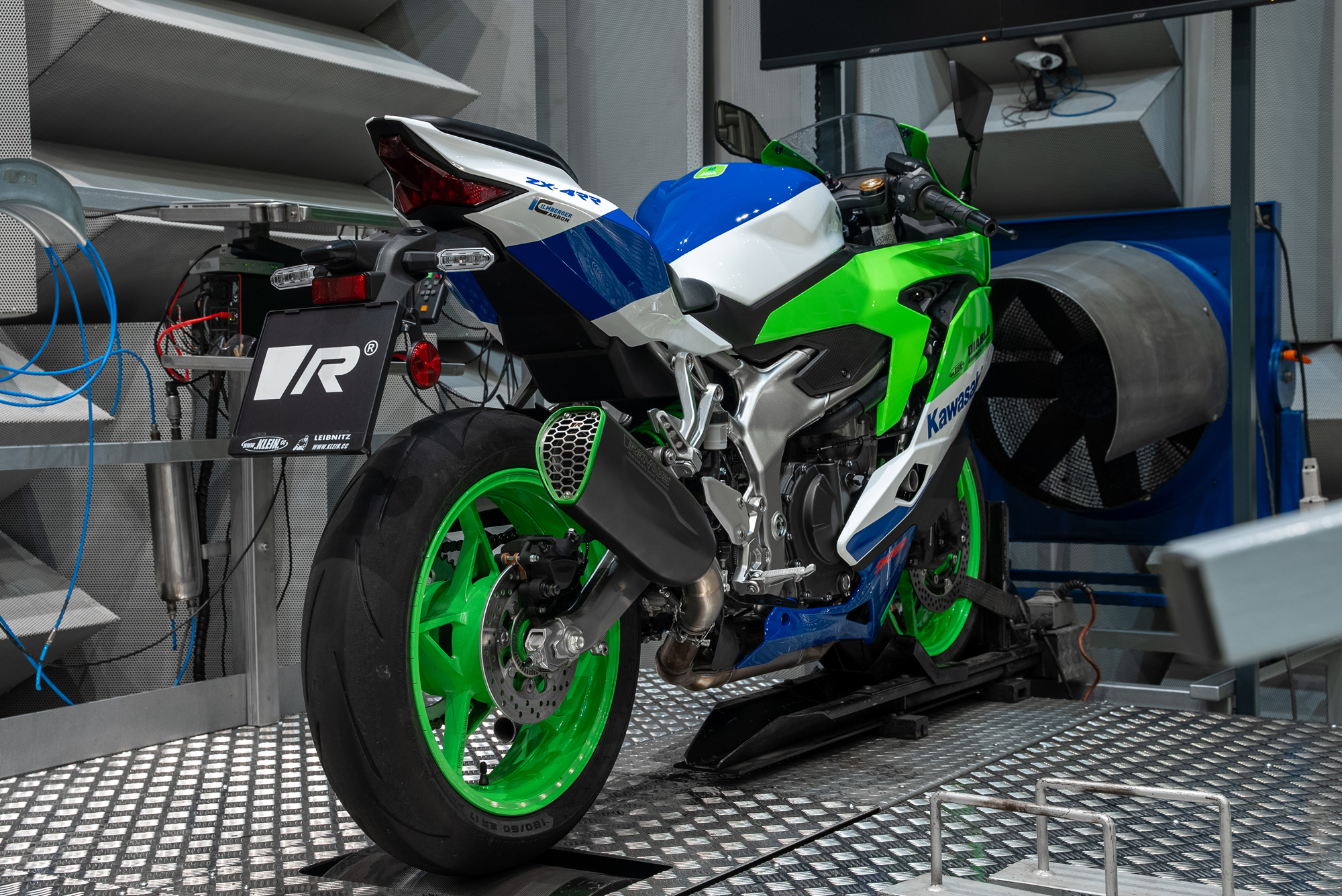 Remus Nxt stainless steel black racing slip-on for KAWASAKI ZX4 R