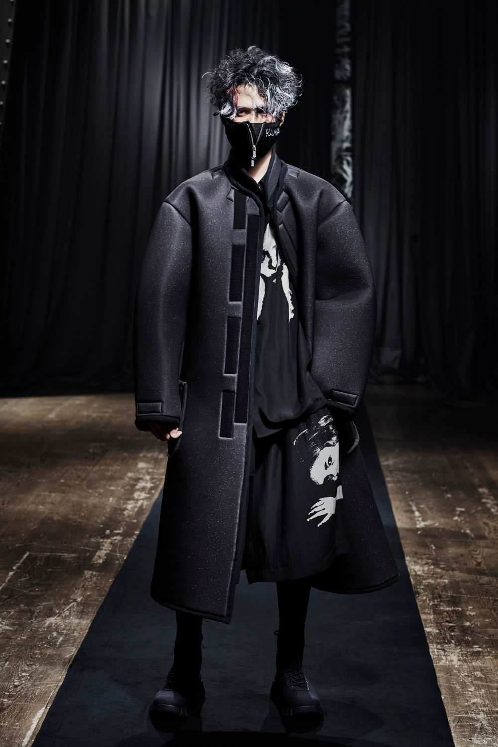 AUTUMN / WINTER 2021-22 | Yohji Yamamoto (ヨウジヤマモト) Official