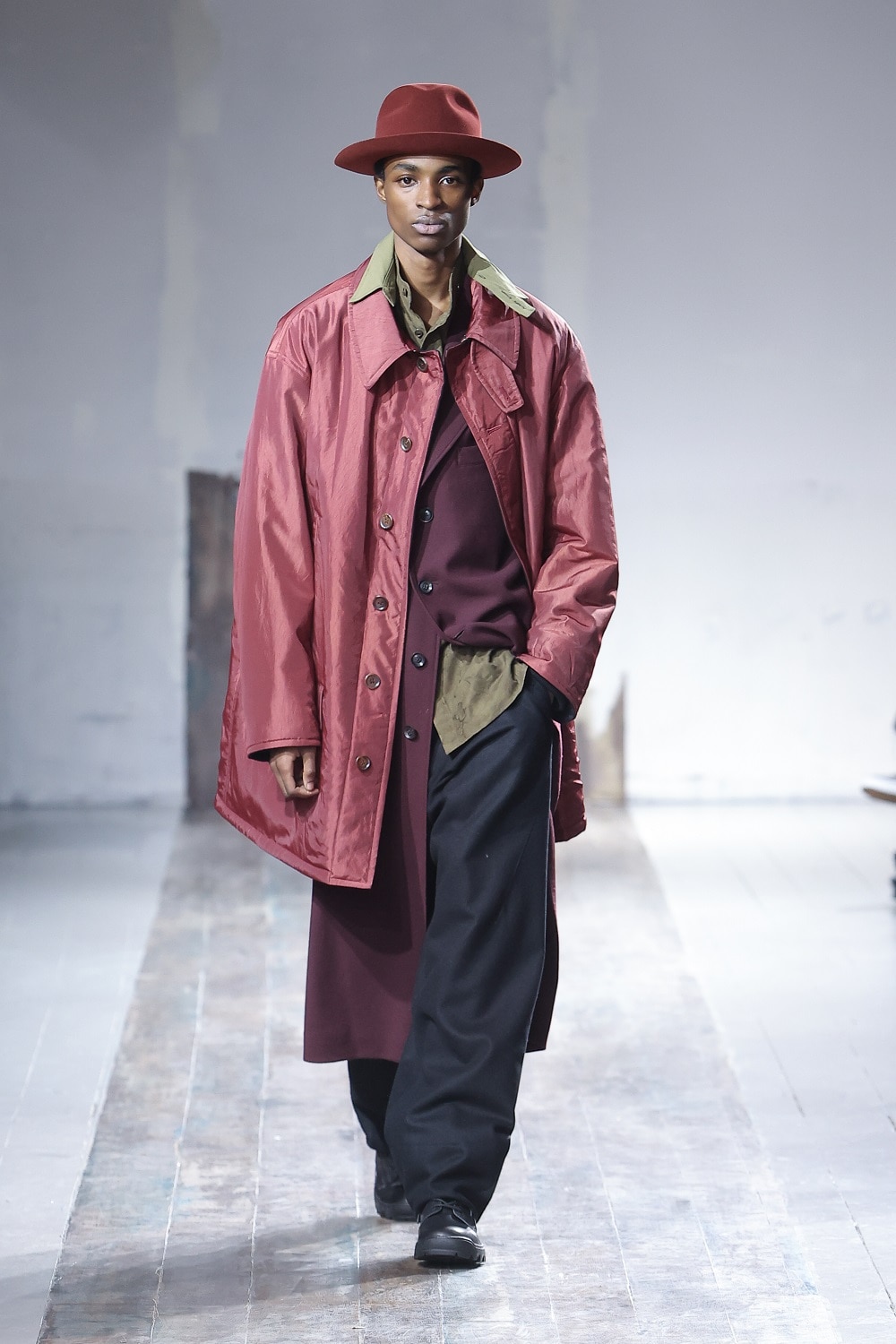 AUTUMN / WINTER 2024-25 | Yohji Yamamoto (ヨウジヤマモト) Official
