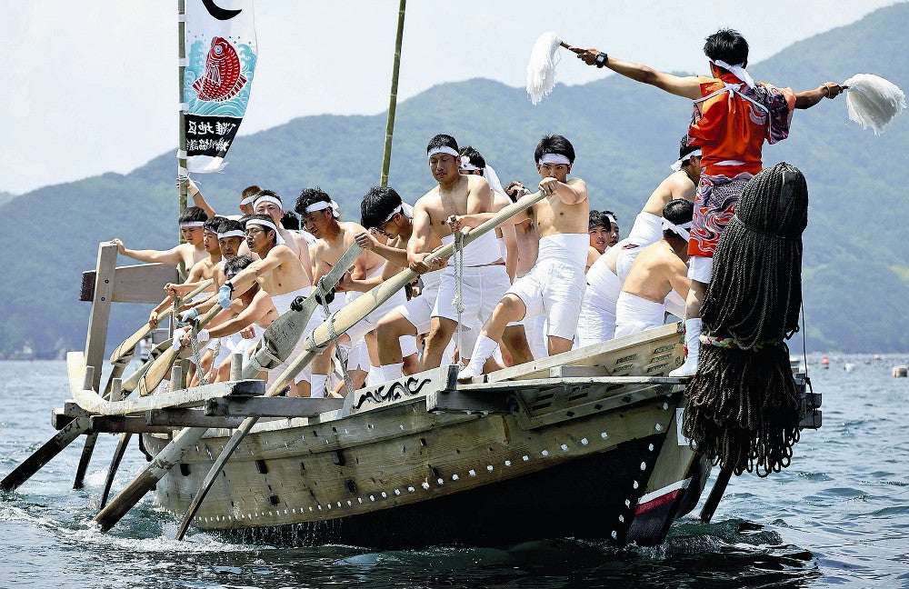 真珠の海の「和船競漕」、豪雨・コロナ禍・こぎ手不足など波乱乗り越え