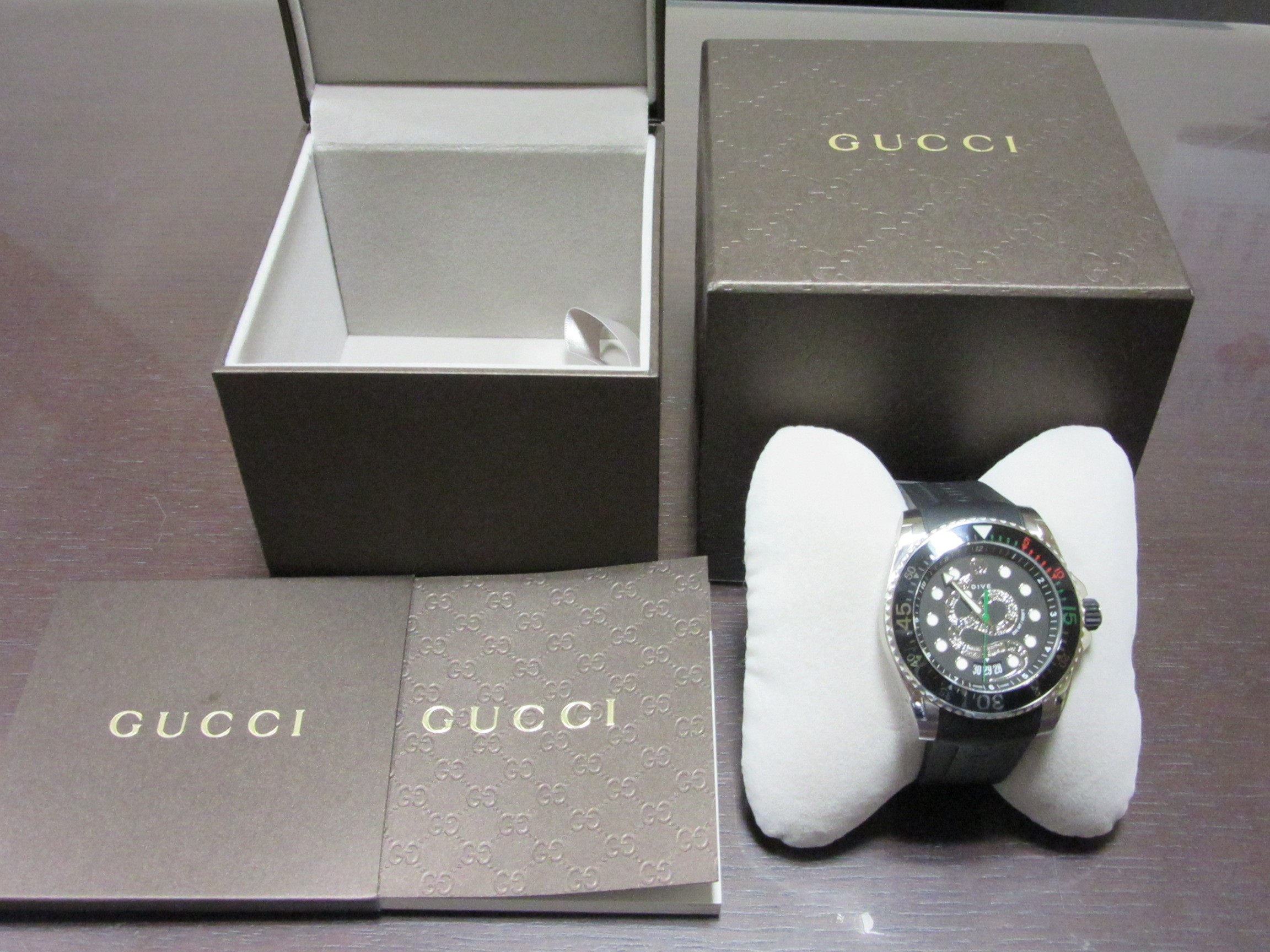 グッチ GUCCI ”ダイヴ スネイク” Ref-136.2 メンズ45mm 200m防水 QZ 取