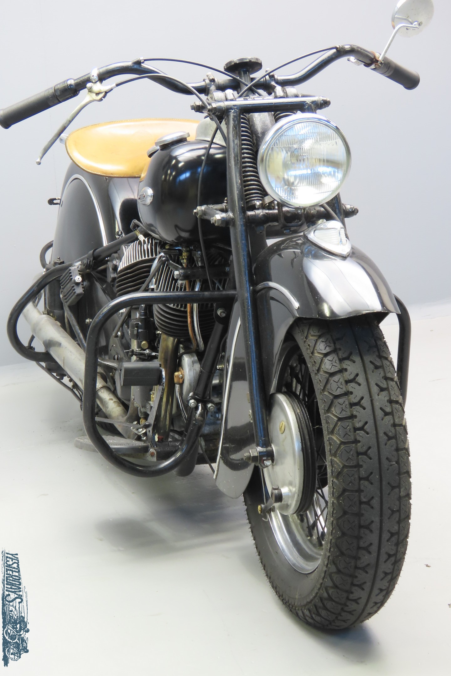 Indian 1947 Chief 347 1206cc 2 cyl sv 3007 - Yesterdays