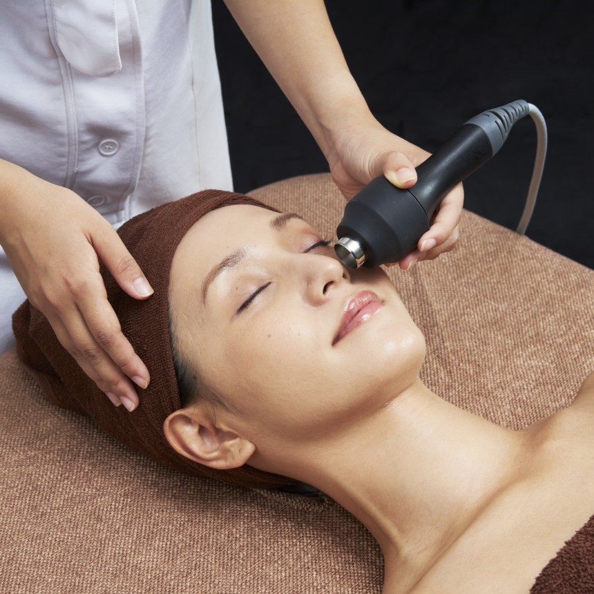 業務用フェイシャルマシン【クイーンリフト for Pro クリアプラス