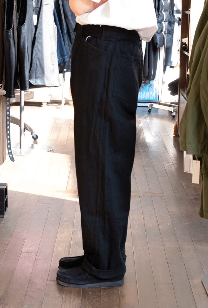 COMOLI デニム ベルテッドパンツ | 大阪心斎橋のメンズ洋服のセレクト