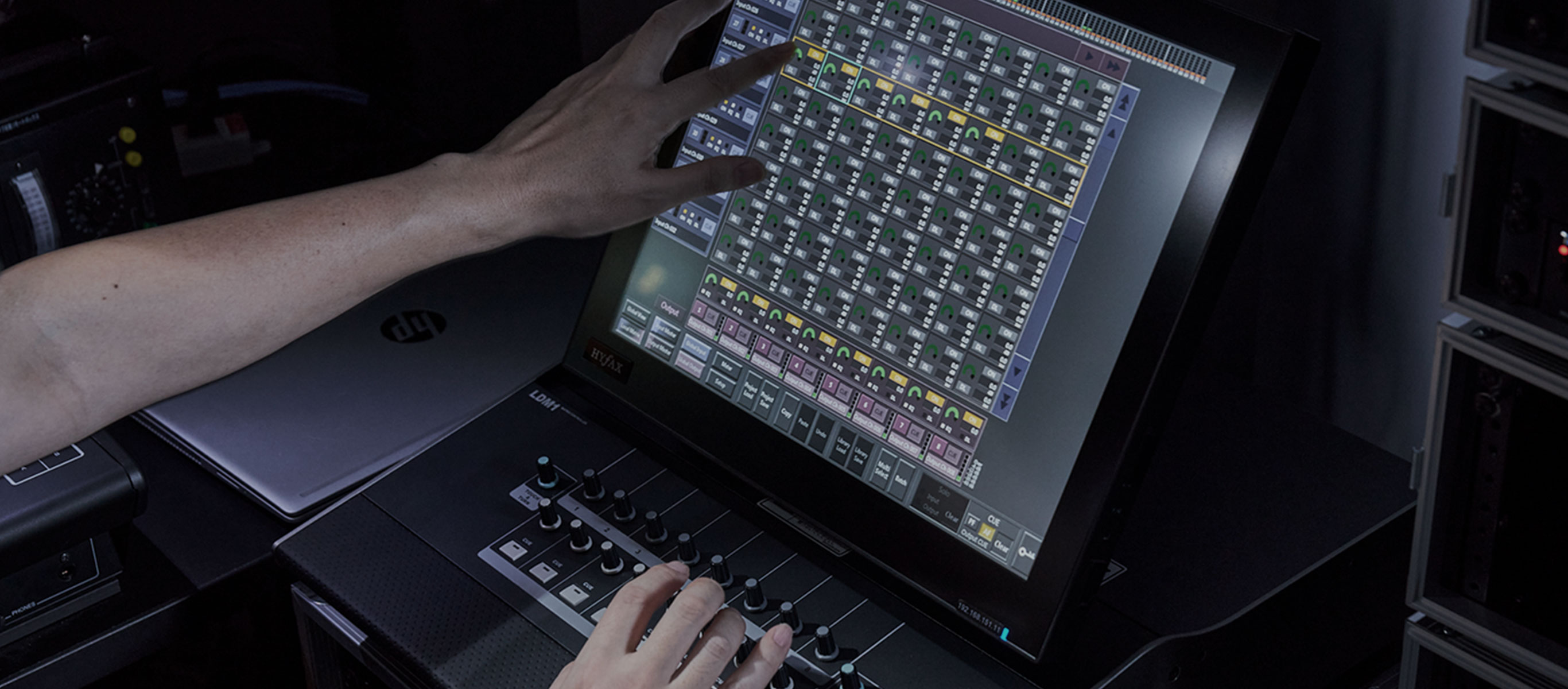 マトリクスコントローラーLDM1 ＆ マトリクスプロセッサーLAP4Sー製品