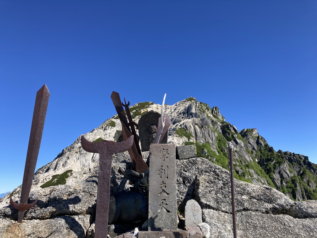 甲斐駒ヶ岳｜威風堂々と立つ南アルプス北部の秀峰-ヤマレコ