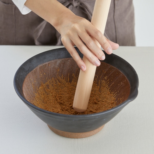 黒すり鉢 8寸｜すり鉢・スライサー・おろし器｜料理家 栗原はるみ