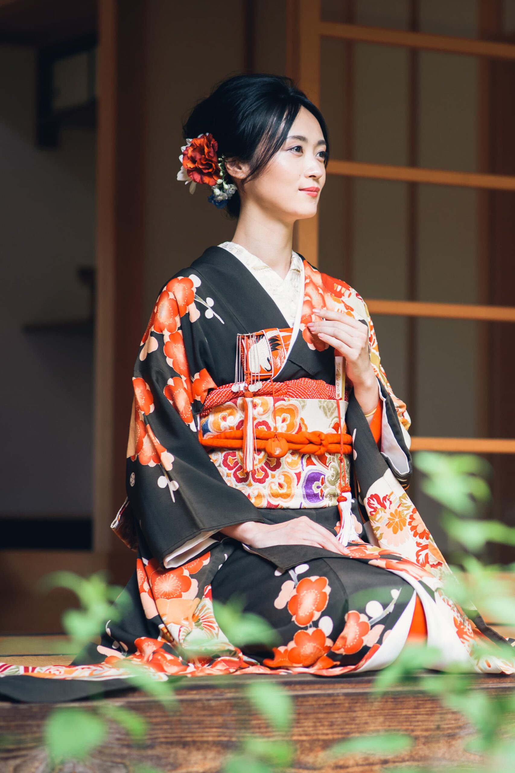 プロ監修】婚礼の世界における黒引き振袖の歴史と、その着こなし術