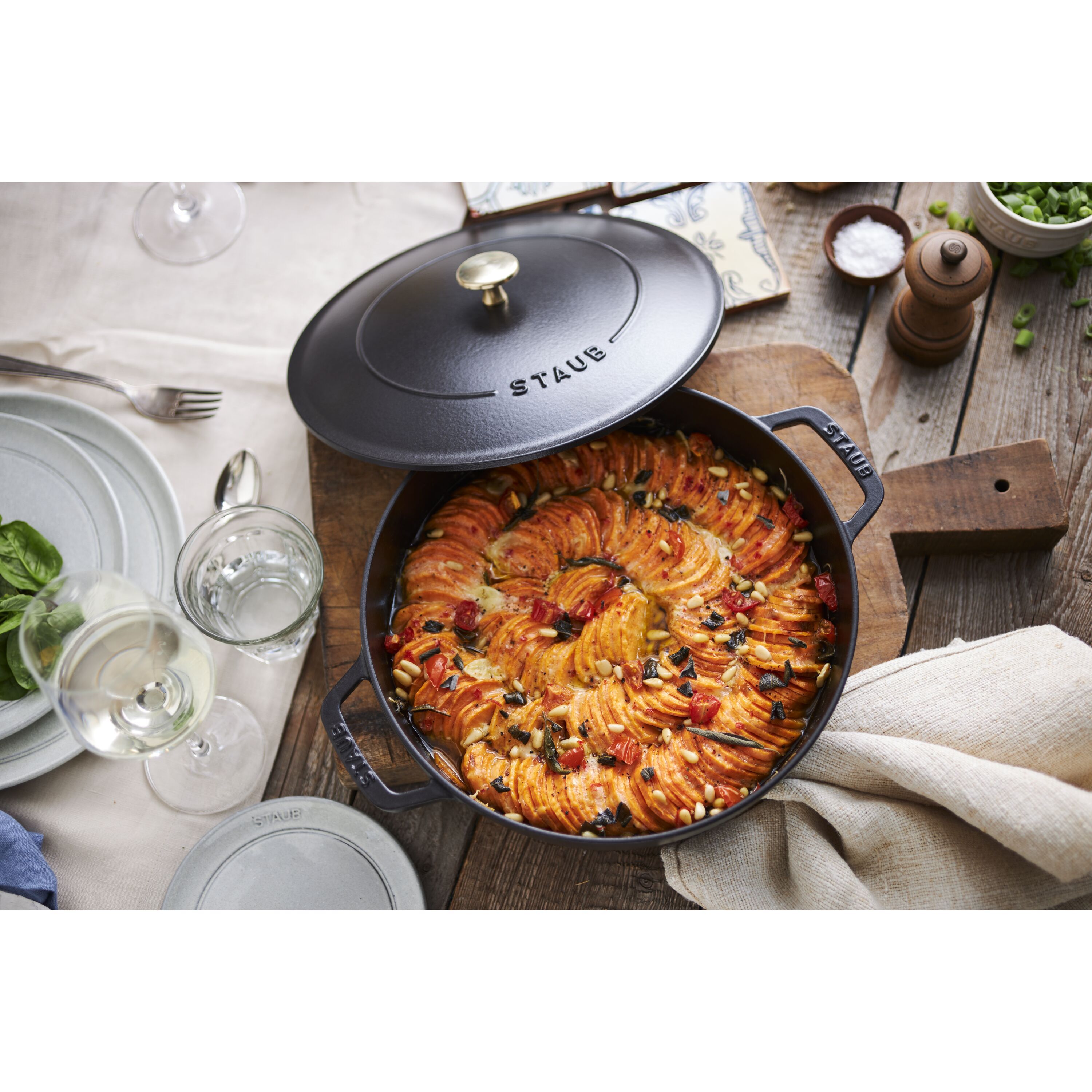 ブレイザーソテーパン| 鋳物ホーロー鍋| ストウブ(STAUB)公式通販