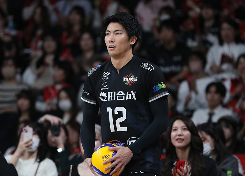 水町泰杜の“二刀流のオールラウンドプレー”を見よ！ - SVリーグ注目